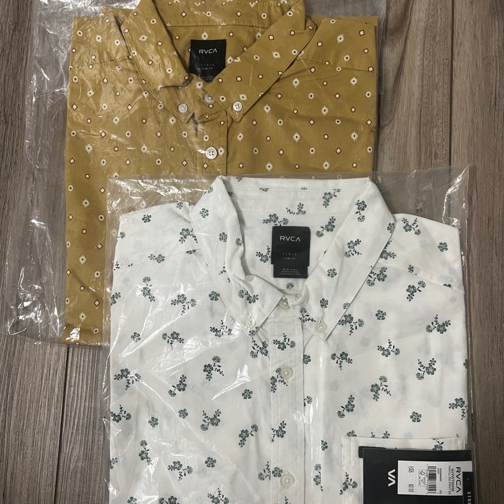 2 - RVCA Large Slim Fit Button short sleeve.
